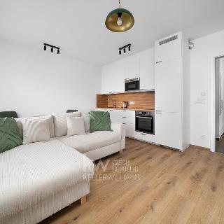 Pronájem bytu 1+kk, garsoniery 32 m² Praha