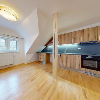 Pronájem bytu 2+kk 75 m² Tábor, Vančurova