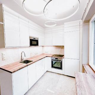 Pronájem bytu 2+1 56 m² Praha, náměstí Svatopluka Čecha