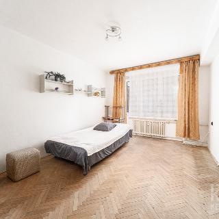 Prodej bytu 1+1 37 m² Praha, Kubánské náměstí