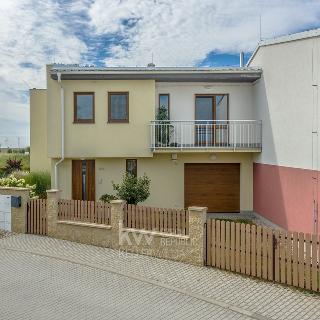 Prodej rodinného domu 145 m² Lavičky, 