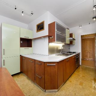 Pronájem bytu 3+1 71 m² Plzeň, Macháčkova