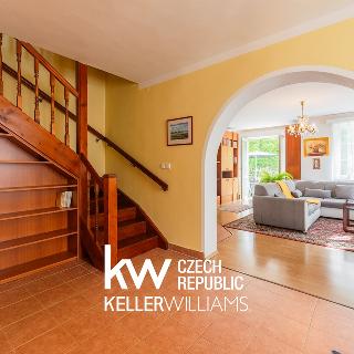 Prodej rodinného domu 230 m² Praha, Údolí hvězd