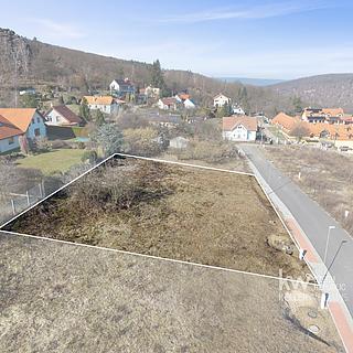Prodej stavební parcely 1066 m&sup2; Černolice