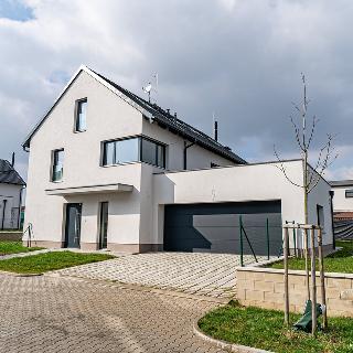 Prodej rodinného domu 271 m² Horoměřice, Patočkova