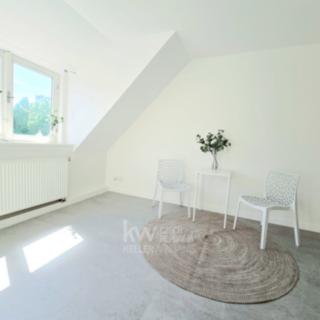 Pronájem bytu 1+1 28 m² Praha, V křovinách