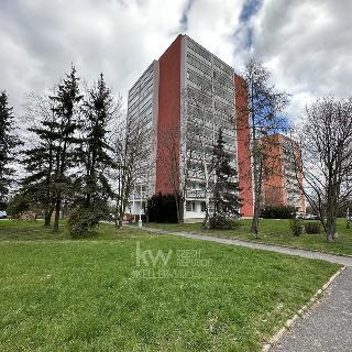 Pronájem bytu 1+kk a garsoniéry 36 m² Kladno, Benešovská