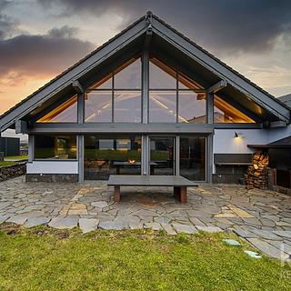 Prodej rodinného domu 486 m&sup2; Loučná pod Klínovcem