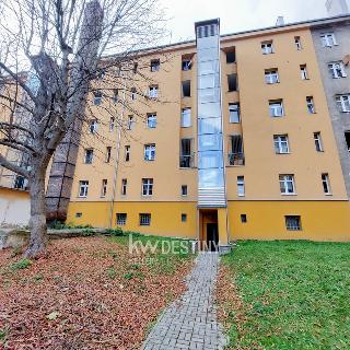 Pronájem bytu 2+1 67 m² Teplice, Masarykova třída