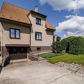 Prodej bytu 3+1 81 m&sup2; Malšice