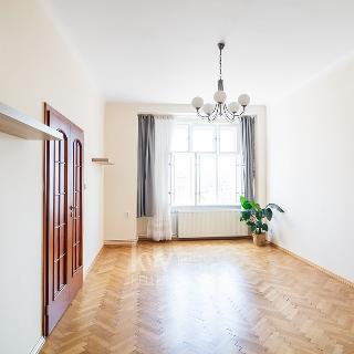 Pronájem bytu 3+1 77 m² Praha, Čáslavská