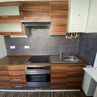 Pronájem bytu 2+1 56 m&sup2; Hrádek