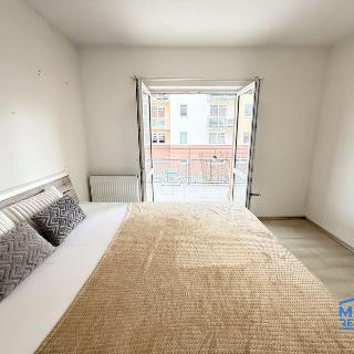 Pronájem bytu 2+kk 37 m² Plzeň, Květná