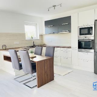 Prodej bytu 3+kk 73 m² Karlovy Vary, Závodu míru