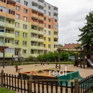 Prodej bytu 3+1 74 m² Veselí nad Moravou, náměstí Míru