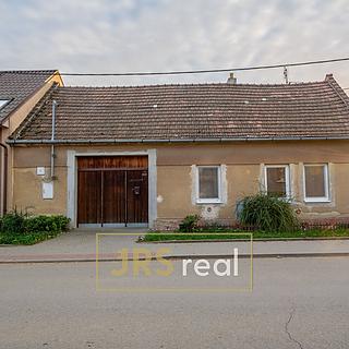 Prodej rodinného domu 100 m&sup2; Vnorovy