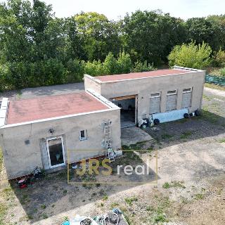 Prodej komerčního pozemku 1 384 m² Medlov, 