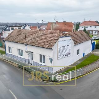 Prodej rodinného domu 204 m² Velké Bílovice, 