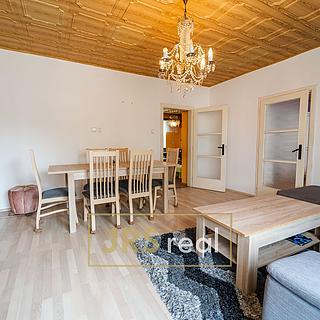 Prodej rodinného domu 220 m&sup2; Popice