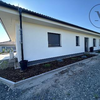 Pronájem rodinného domu 115 m² Veltruby, Písečná