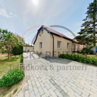 Pronájem rodinného domu 80 m² Zeleneč