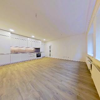 Pronájem bytu 2+kk 62 m² Praha, Pod Děvínem