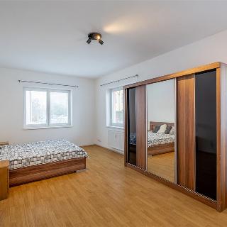 Prodej bytu 2+kk 57 m² Šestajovice, Komenského