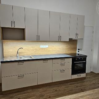 Pronájem bytu 2+kk 50 m² Praha, Šternberkova