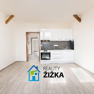 Pronájem bytu 2+kk 38 m² Rousínov, Sušilovo náměstí