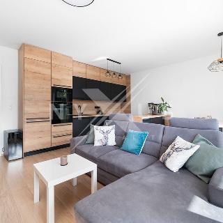 Prodej bytu 3+kk 83 m² Tuchoměřice, V Kněžívce