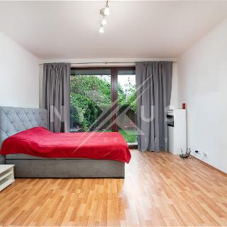 Prodej bytu 1+kk, garsoniery 38 m² Praha