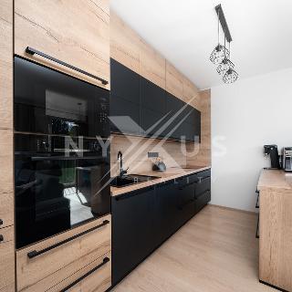 Prodej bytu 3+kk 83 m² Tuchoměřice, V Kněžívce