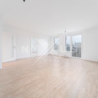 Pronájem bytu 3+kk 90 m² Praha, Bachova