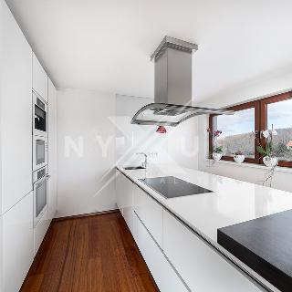 Prodej bytu 4+kk 119 m² Praha, U Dívčích hradů