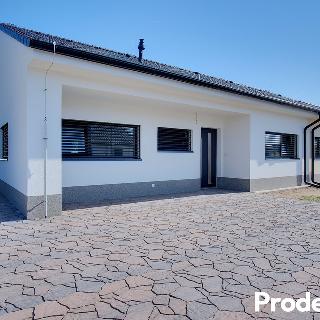 Prodej rodinného domu 101 m² Hevlín, 