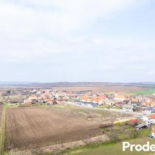 Prodej stavební parcely 1 064 m² Znojmo, 