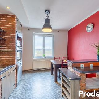 Pronájem bytu 2+1 75 m² Šanov, Nádražní