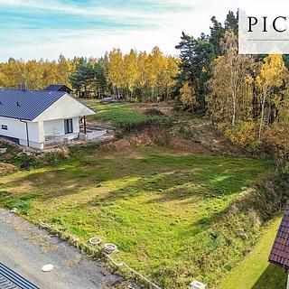 Prodej stavební parcely 1265 m&sup2; Lužná