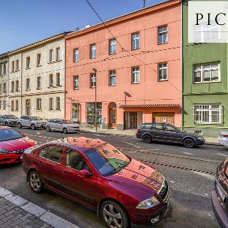 Prodej bytu 1+1 60 m² Plzeň, Radyňská