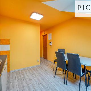 Prodej bytu 1+1 60 m² Plzeň, Radyňská