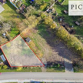 Prodej stavební parcely 763 m&sup2; Úherce