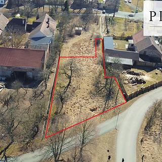 Prodej stavební parcely 983 m&sup2; Planá