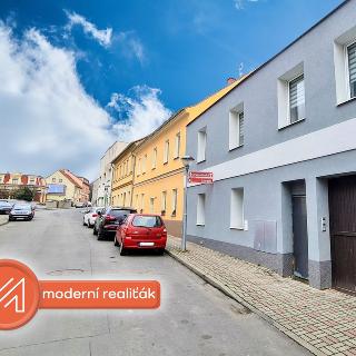 Pronájem bytu 1+kk a garsoniéry 45 m² Újezdeček, Krušnohorská