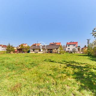 Prodej stavební parcely 1039 m² Roudné