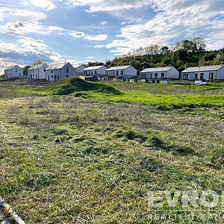 Prodej stavební parcely 814 m&sup2; Knovíz
