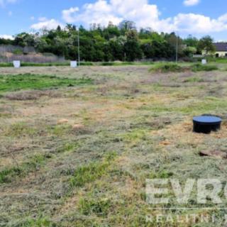 Prodej stavební parcely 814 m² Knovíz