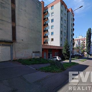 Pronájem parkovacího místa 14 m&sup2; Praha