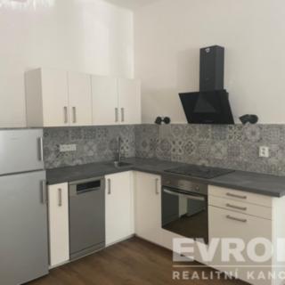 Pronájem bytu 2+kk 50 m² Praha