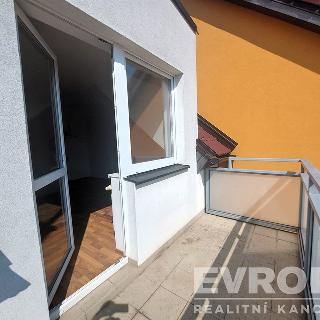 Prodej bytu 1+kk a garsoniéry 32 m² Praha, Švihovská