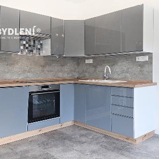 Pronájem bytu 1+kk a garsoniéry 35 m² Dubí, K. Světlé